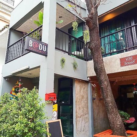 Badu Sukhumvit Dormitory Banguecoque Exterior foto