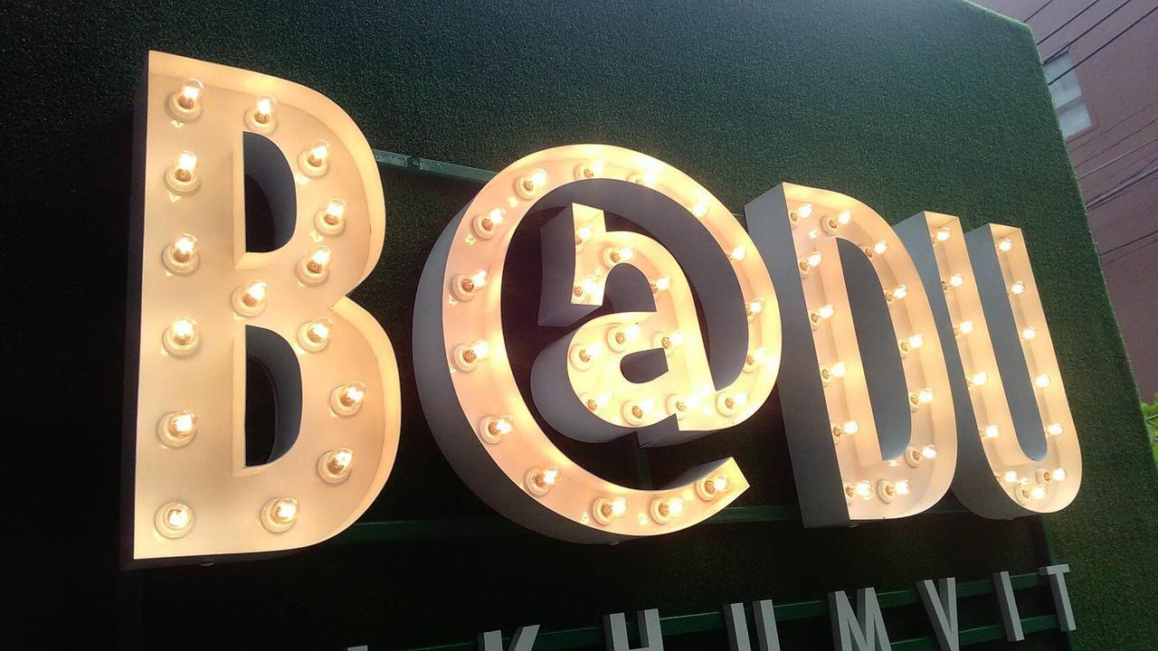 Badu Sukhumvit Dormitory Banguecoque Exterior foto
